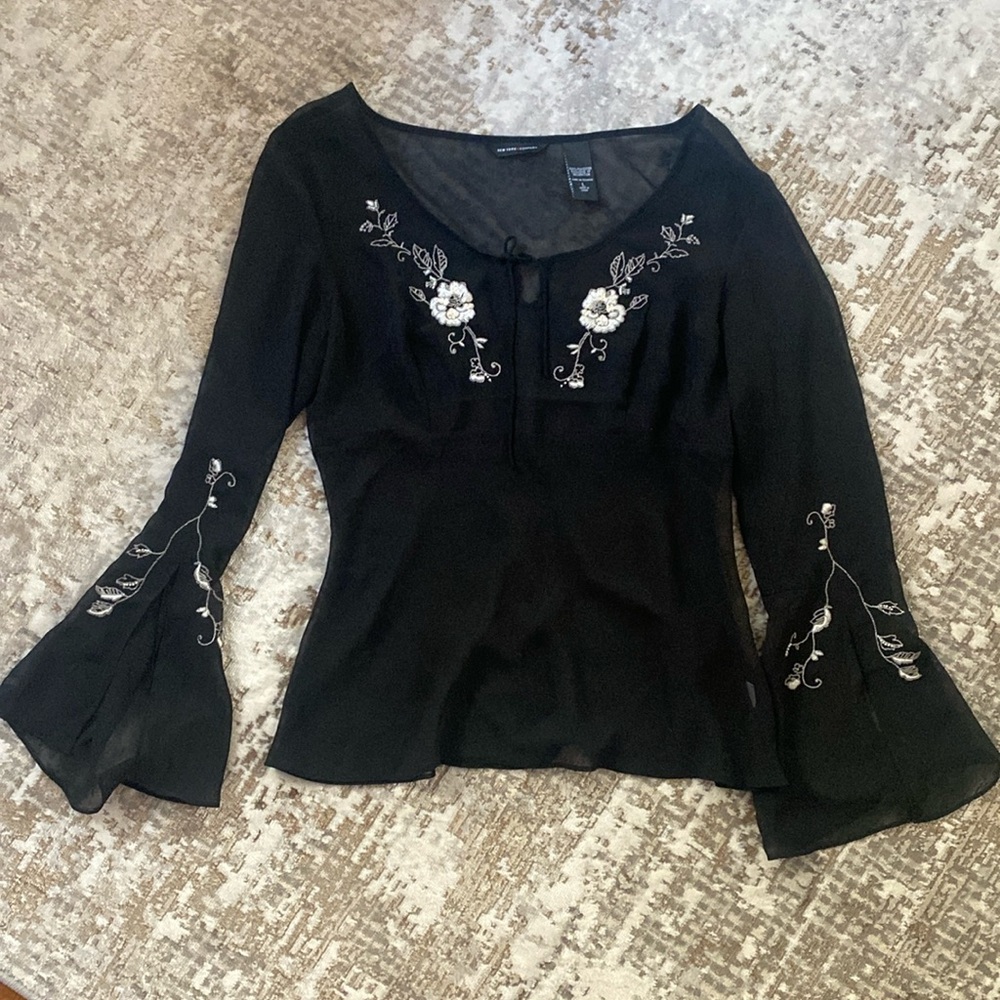 New York & Company black mesh blouse with Bell sleeves and floral embroidery